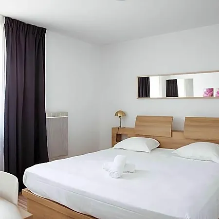 Teneo Bordeaux Aeroport Hotel 2*
