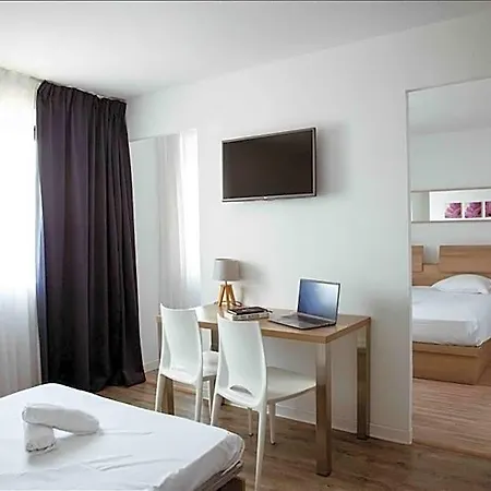 Teneo Bordeaux Aeroport Hotel 2*